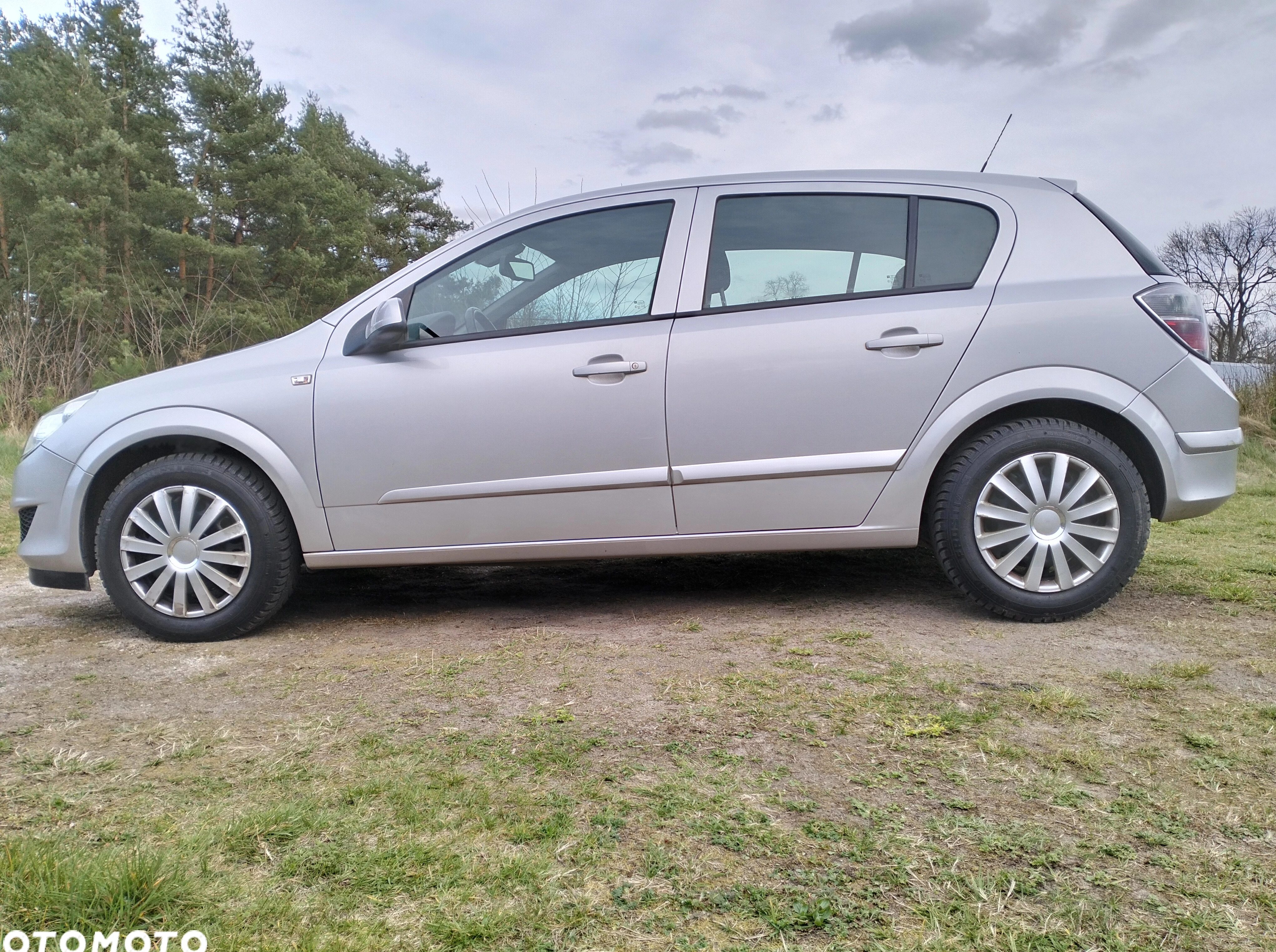 Opel Astra cena 8999 przebieg: 203100, rok produkcji 2008 z Chojnów małe 742